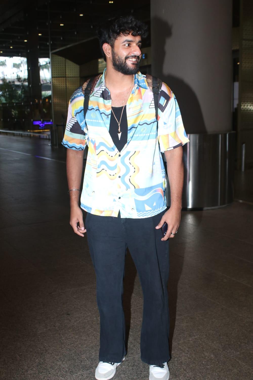 Abhishek Malhan, who gained fame on Big Boss OTT, was spotted at the airport.